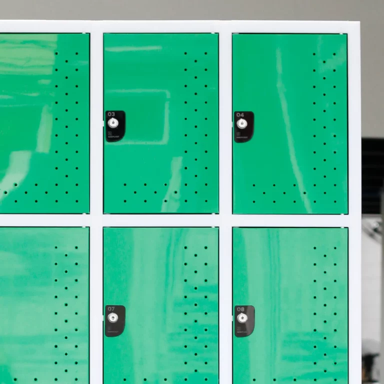 portas armario para vestiario destaque fechadura escudo personalizado cores foto verde